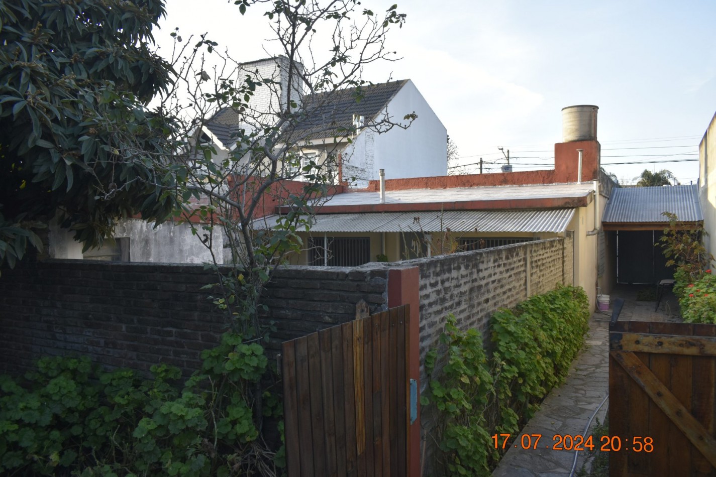 Casa en venta ideal 2 familias, Santa Catalina 1000, Moron.
