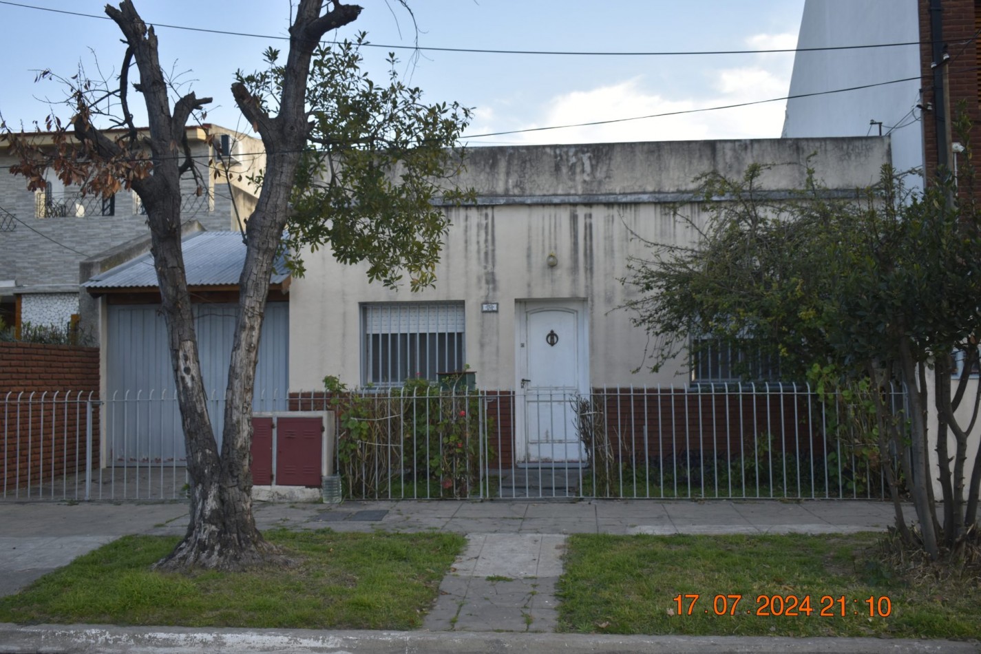 Casa en venta ideal 2 familias, Santa Catalina 1000, Moron.