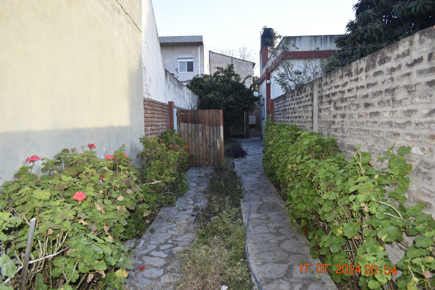 Casa en venta ideal 2 familias, Santa Catalina 1000, Moron.