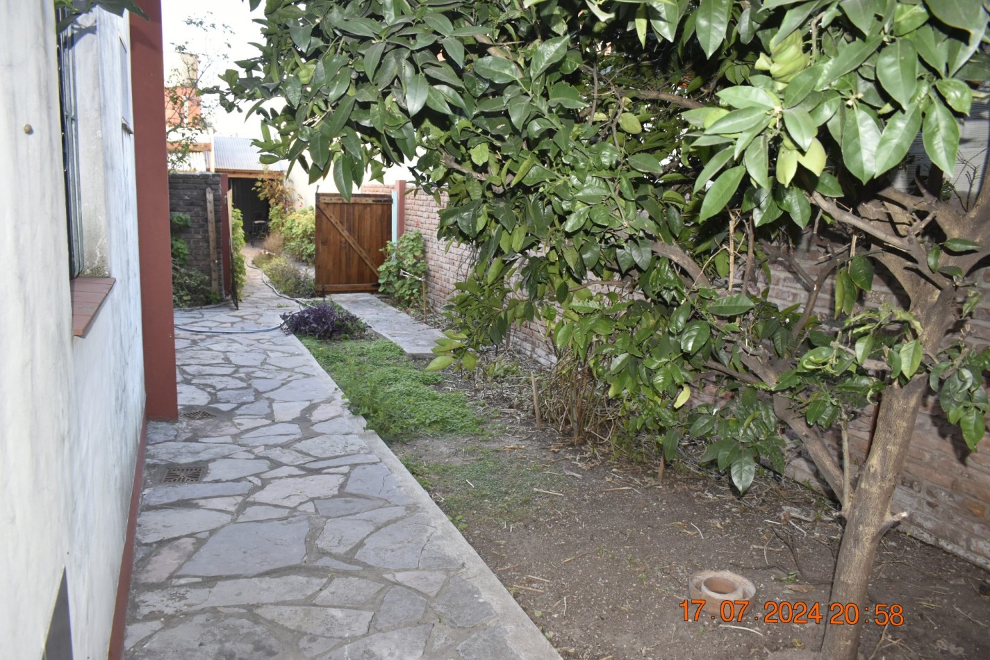 Casa en venta ideal 2 familias, Santa Catalina 1000, Moron.