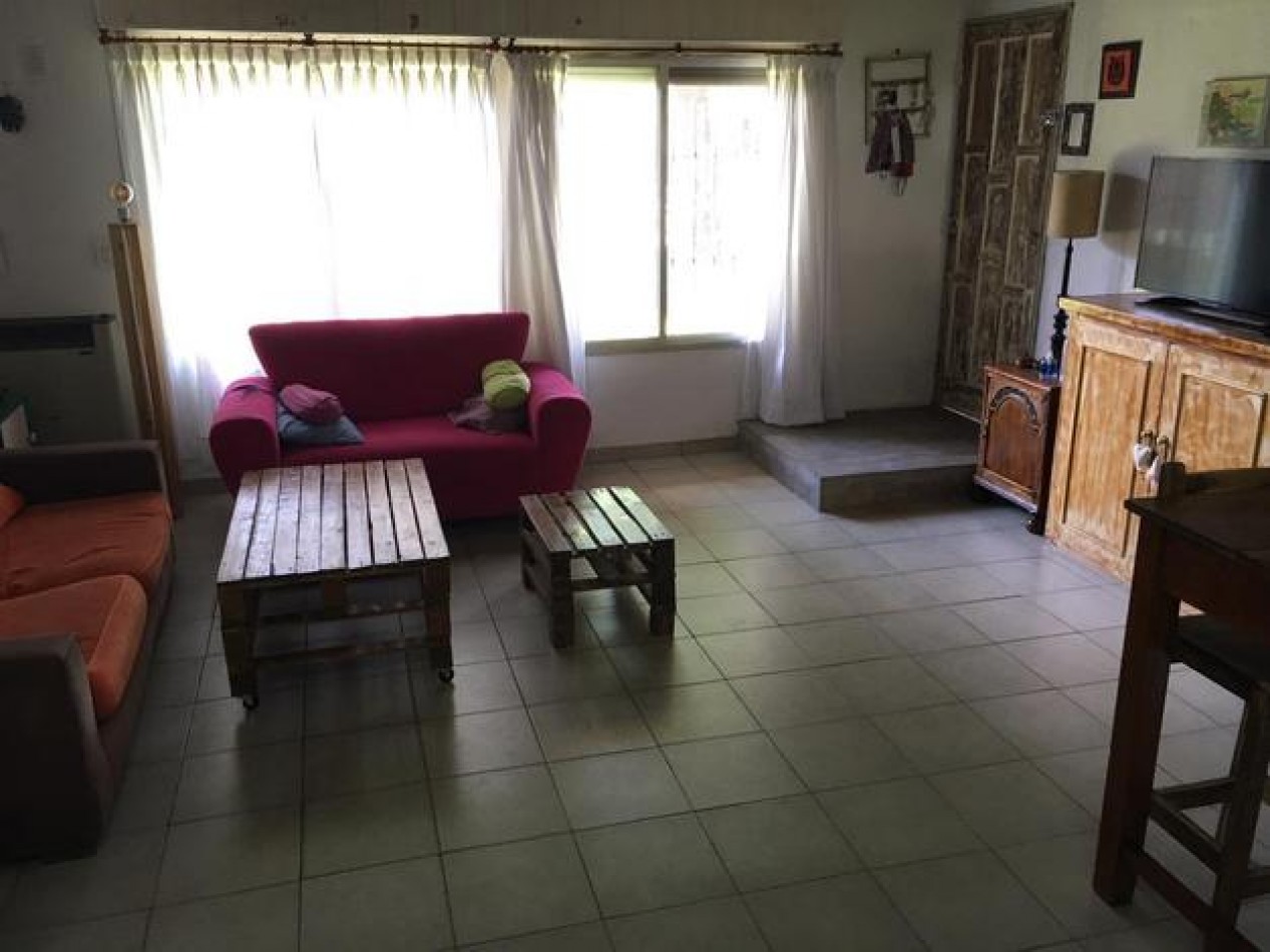 Casa en venta Castelar sur 3 amb. y gran fondo. Tte. Fernandez 3200.