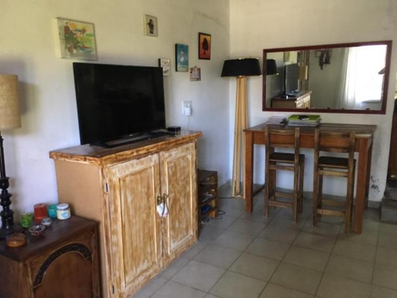 Casa en venta Castelar sur 3 amb. y gran fondo. Tte. Fernandez 3200.