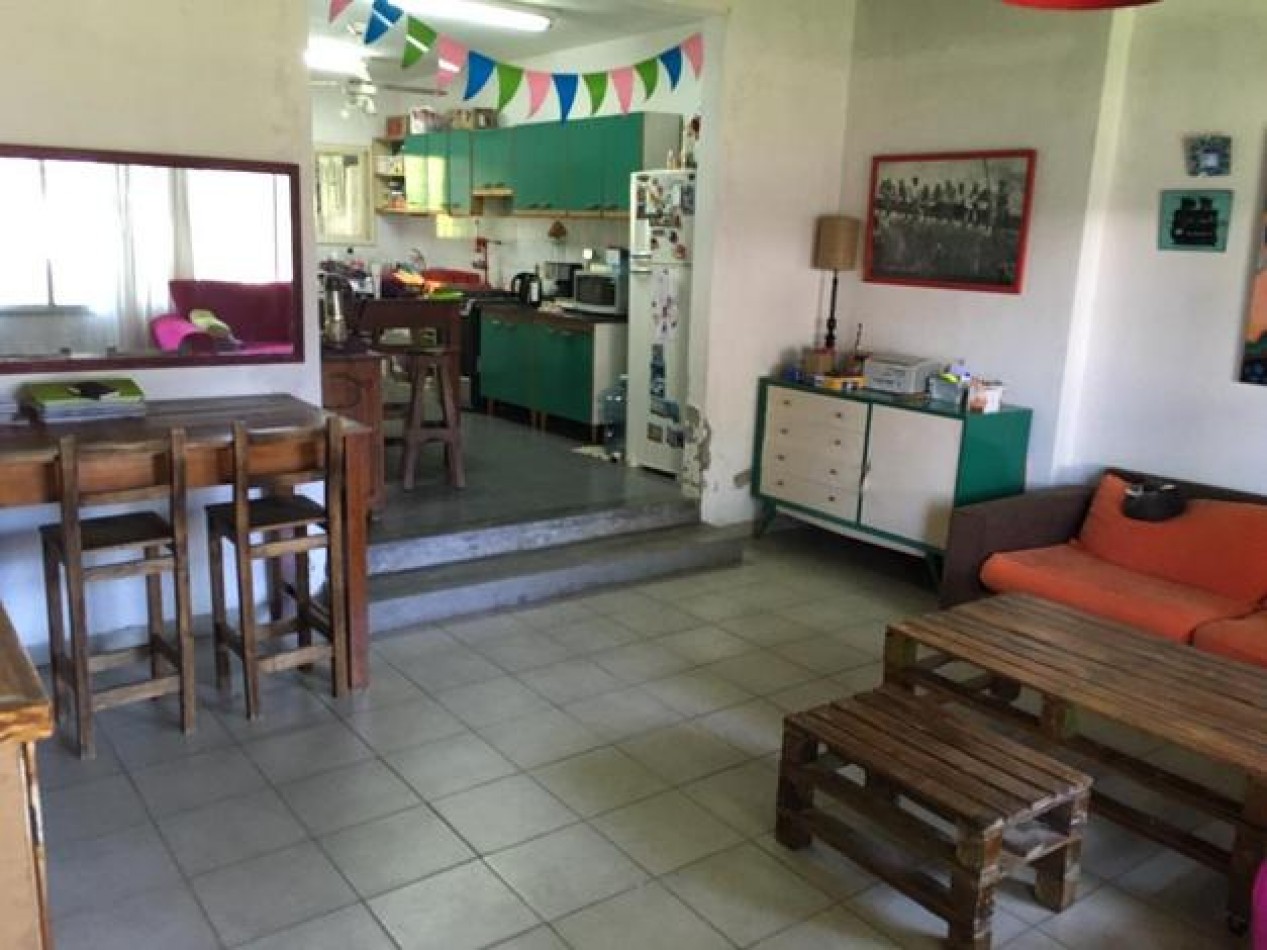 Casa en venta Castelar sur 3 amb. y gran fondo. Tte. Fernandez 3200.