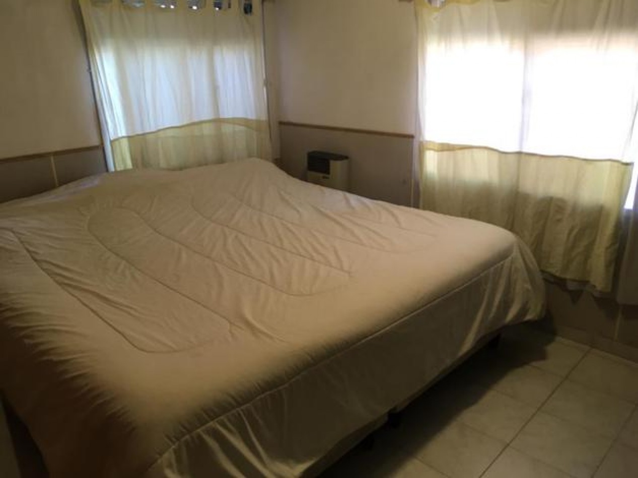 Casa en venta Castelar sur 3 amb. y gran fondo. Tte. Fernandez 3200.