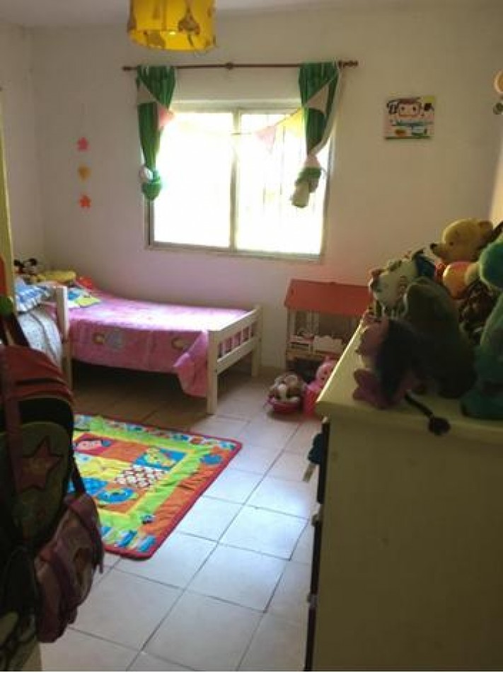 Casa en venta Castelar sur 3 amb. y gran fondo. Tte. Fernandez 3200.