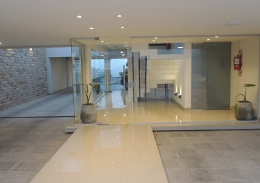 DEPARTAMENTO DE 2 AMB CON TERRAZA PRIVADA EN VENTA EN MORON